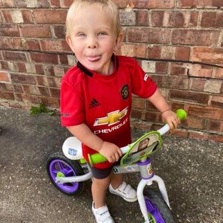 Lynda Hodgson's avatar