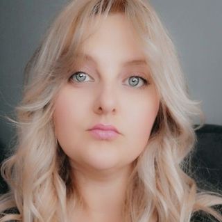 Holly Dolly's avatar