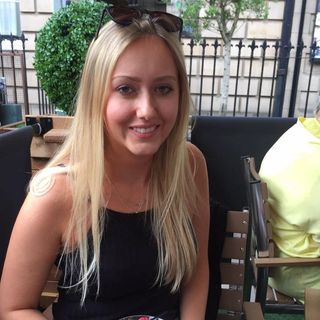 Emma Black's avatar