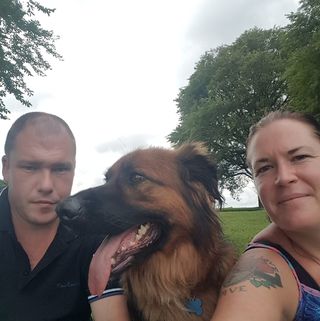 Anneka N Dave Pope's avatar