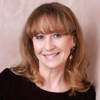 Cristina West's avatar