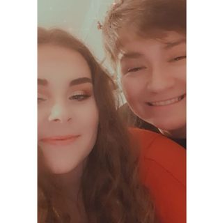 Emily Llewelyn-Bennett's avatar