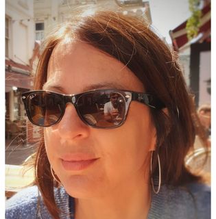 Angela Foster's avatar