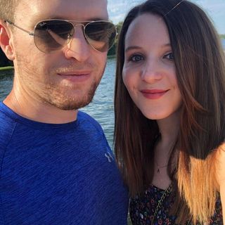 Sarah Neville's avatar