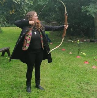 Holly Leonard's avatar