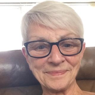 Gwen Thomas's avatar