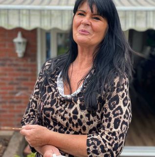 Helen Brown's avatar