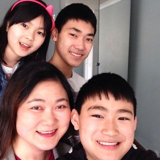 Lim Li Ching's avatar