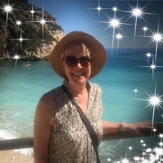 Gaynor Walsh's avatar