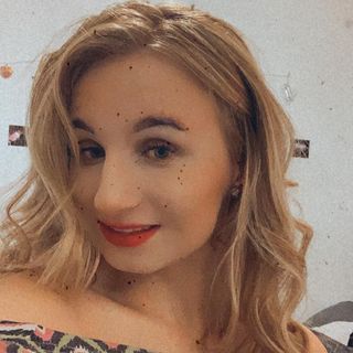Chloe Louise Davis's avatar