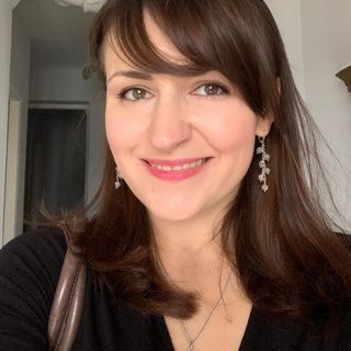 Emina Cosic's avatar