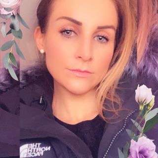 Hannah Laing's avatar