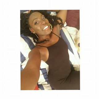 Vicky DW's avatar
