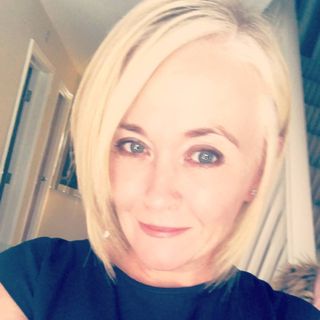 Michelle Jane Redmond's avatar