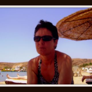 Linda Calvert's avatar