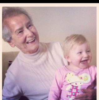 Kelly Hallett's avatar