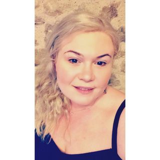 Lizzie Jowett's avatar