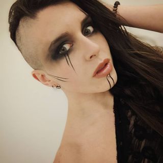 Raven Victoria's avatar