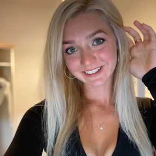 Mia Carruthers's avatar
