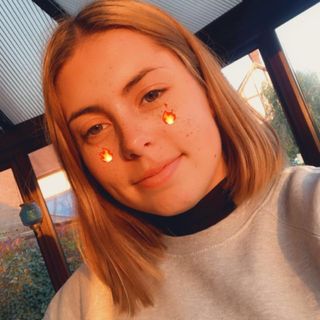 Lara Dresser's avatar