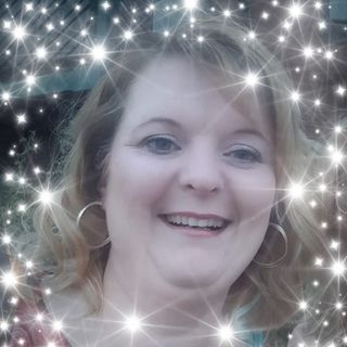Michelle Rowlands's avatar