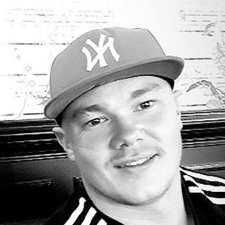 Luke Thackray's avatar