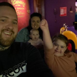 Daniel Middleditch's avatar