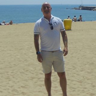 Stuart Thomson's avatar