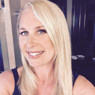 Elly Rutherford's avatar