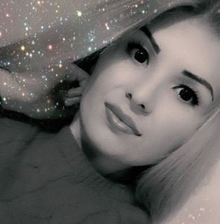 Maria Mirela's avatar