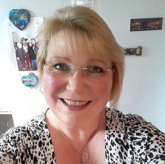 Jo Floyd's avatar