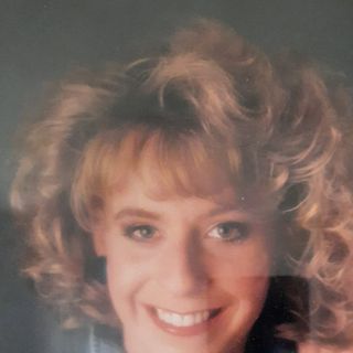 Donna Simpson's avatar