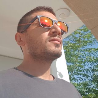 Seay Uzgoker's avatar