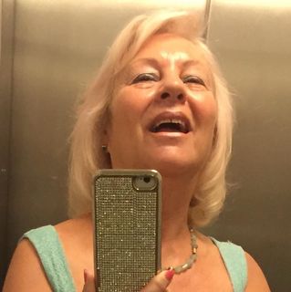 Lyn Cecil's avatar