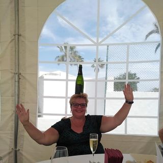 Linda Julie Wiles's avatar