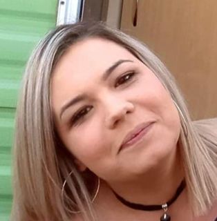 Elle Beecham's avatar