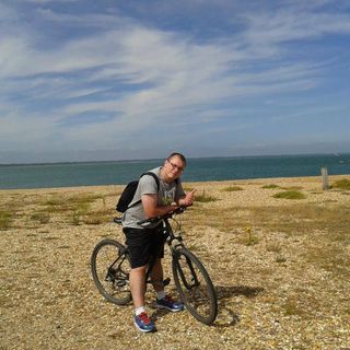 Adrian Sentowski's avatar