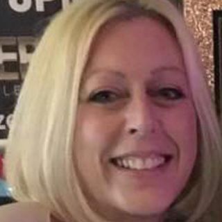 Elaine West's avatar