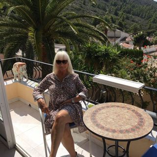 Brenda Beyer-Kay's avatar