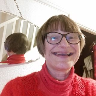 Nicola Glover-wright's avatar