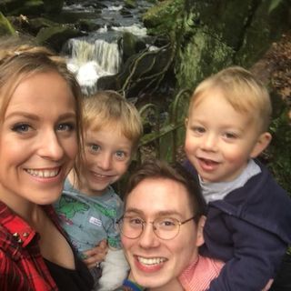 Josh Thomas's avatar