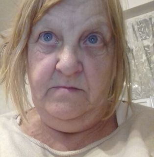 Bev Halliday's avatar