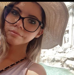 Karen Grace Holz's avatar