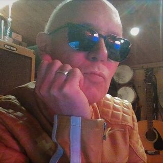 Robert Courtney's avatar
