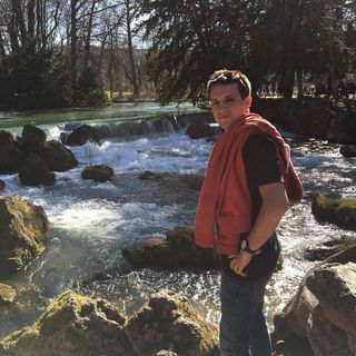 Tom Hamilton Stubber's avatar