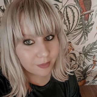 Louise Joy's avatar