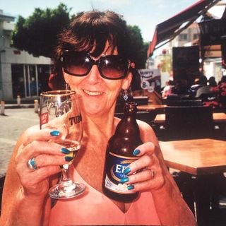 Stella Burdfield's avatar