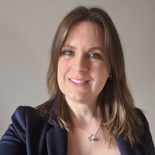 Emma Deabill's avatar