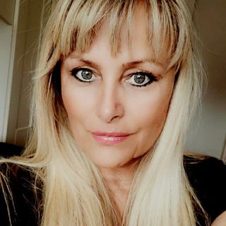 Julie Murphy Was Taylor's avatar