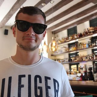 Daniel Widur's avatar